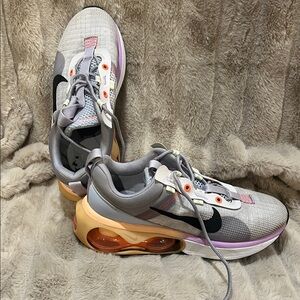 Nike Women's Sneakers in Gray and Orange